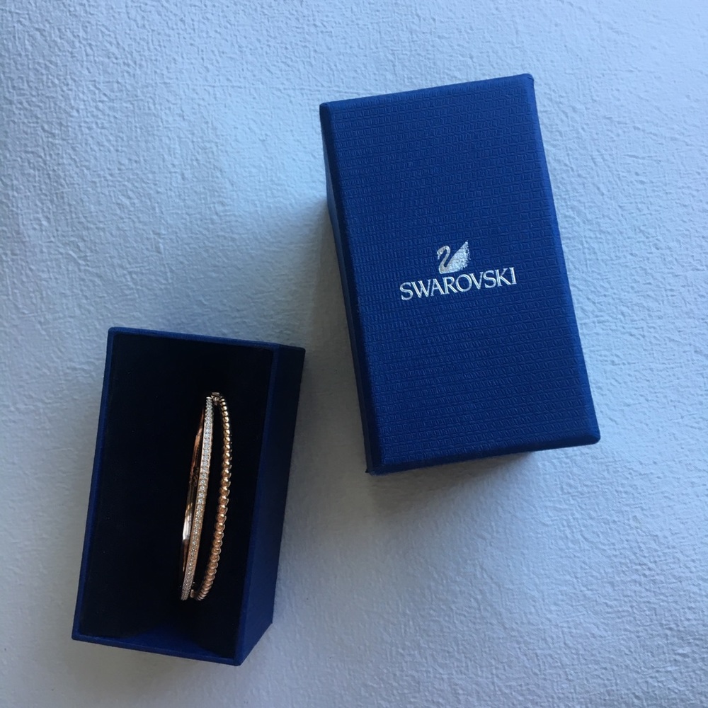STILL IN BOX NEVER BEEN WORN Swarovski Bangle - Picture 3 of 6